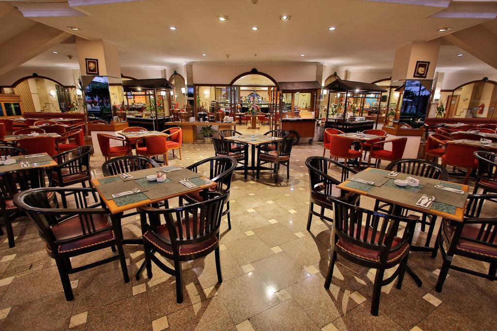 万隆查雅加达套房酒店 外观 照片